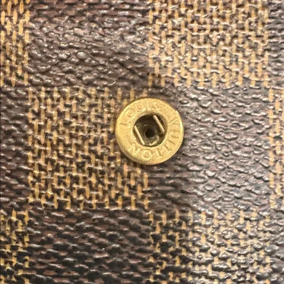 LV. AuthentiTextured Brown Leather Wallet - Picture 8 of 16